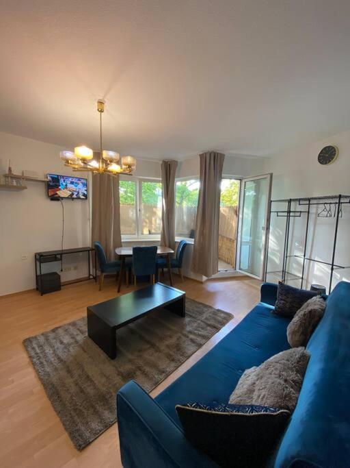 Apartment With Balcony Берлин Экстерьер фото