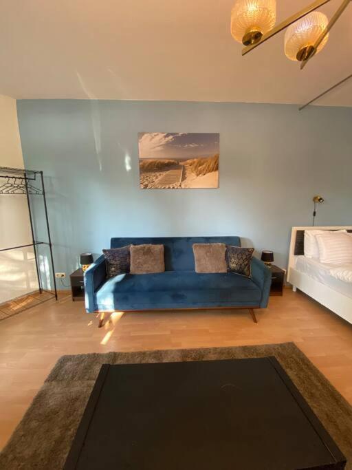 Apartment With Balcony Берлин Экстерьер фото